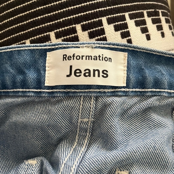 Reformation carpenter jeans, size 28 - Picture 5 of 7